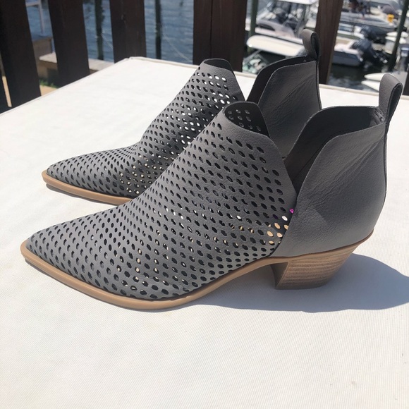 Dolce Vita Shoes - ⚫️ BLACK FRIDAY SALE ⚫DOLCE VITA NEW GREY BOOTIES!